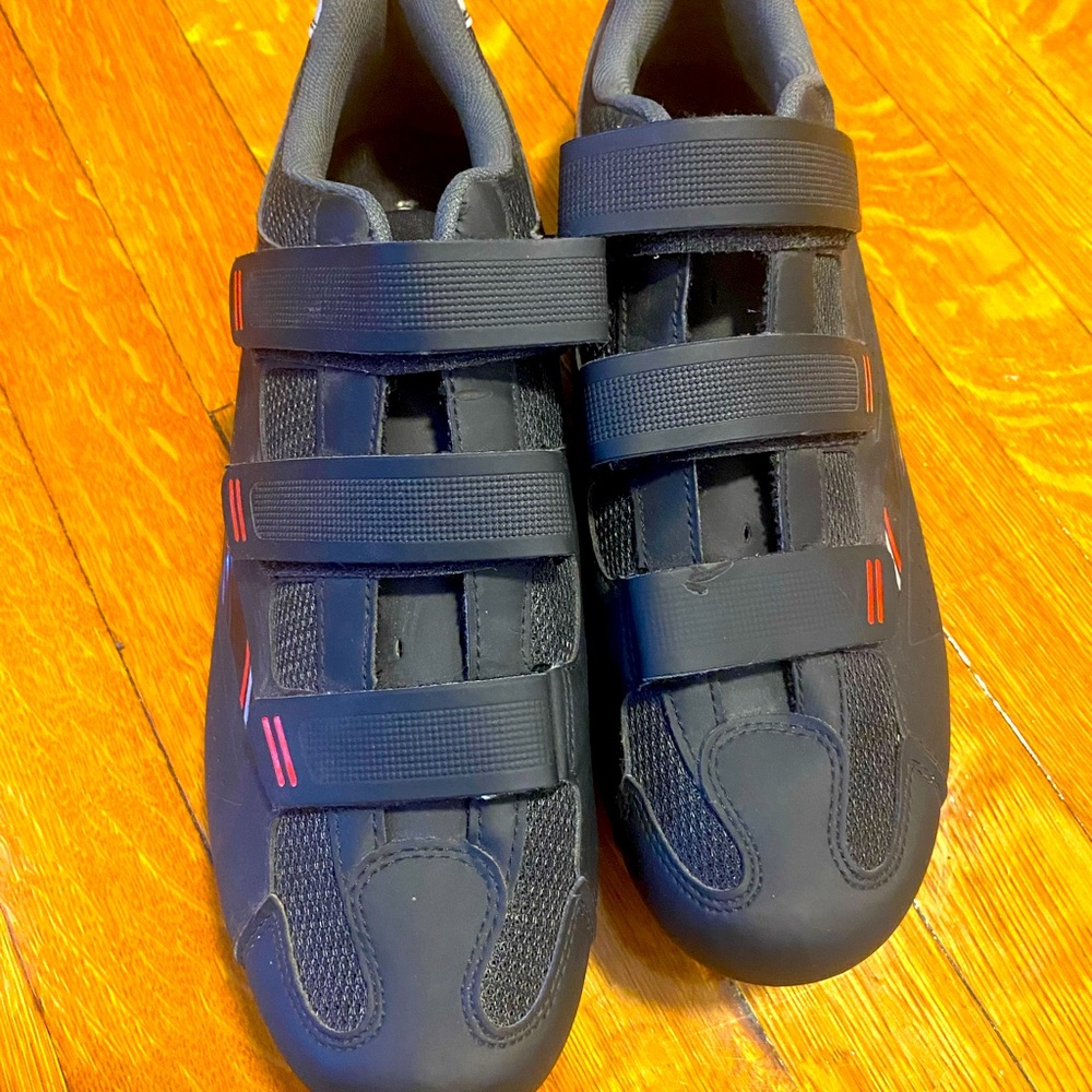 Men’s tomasso cycle shoes size 48 never been worn